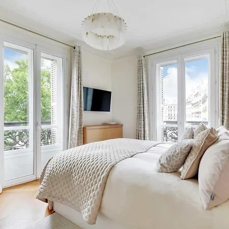 Elegant 2bdr Arc De Triomphe Champs-elysees Apartment